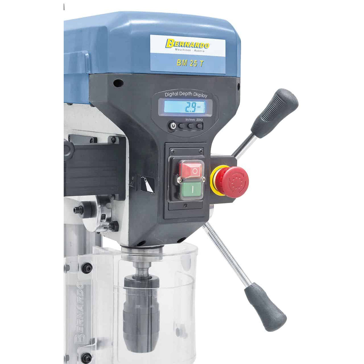 Taladro de banco Bernardo BM 25 T / 230 V con display digital y LED – perforación Ø 25 mm, cono MT 2, 16 velocidad 220-2.840 rpm, motor 0,75 kW 230V, peso 57 kg