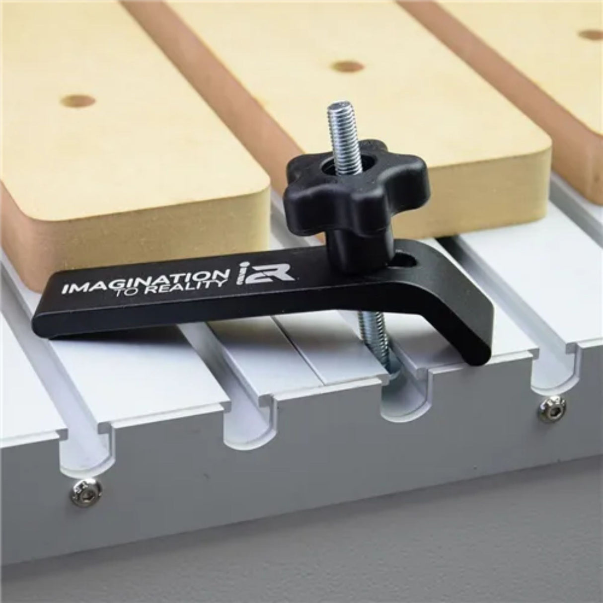 Combo fresadora CNC IGM i2R A24 + Soporte original + Soporte para portátil