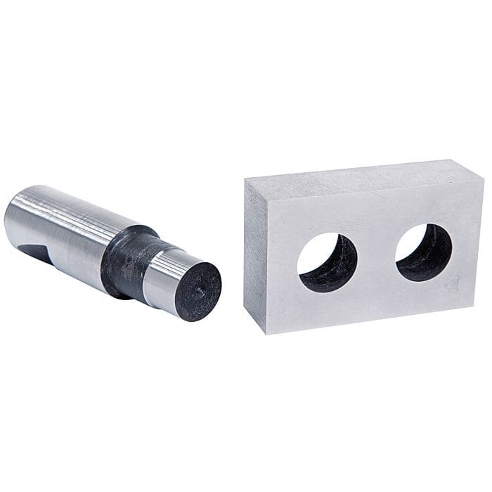 Punzone da 15 mm installato su PBS 22 LS per eseguire forature precise su metallo in officina.