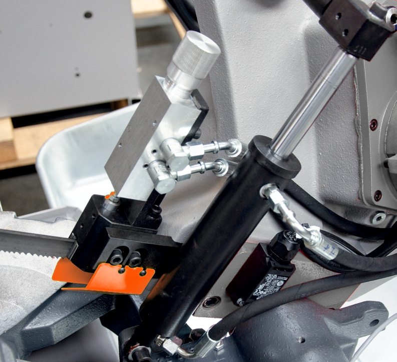 Segatrice a nastro Flott HBS 250 HA – Compatta e precisa per tagli a mitra