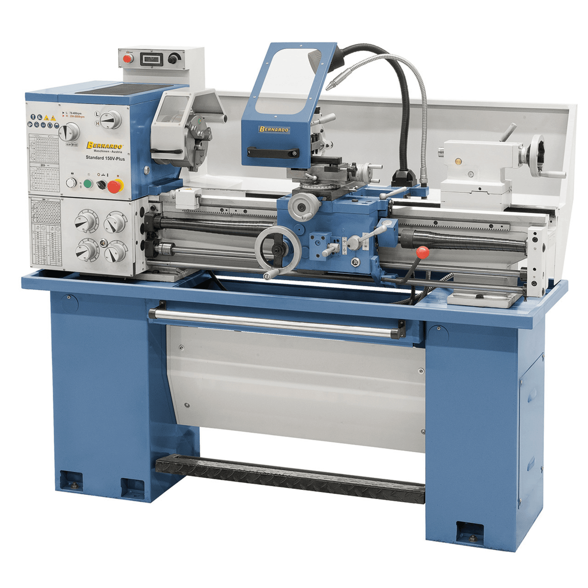 Tornio Bernardo Standard 150 V-Plus con distanza punte 1000 mm, foro mandrino Ø 40 mm e motore 1,5 kW, completo di inverter, accessori e protezioni CE.