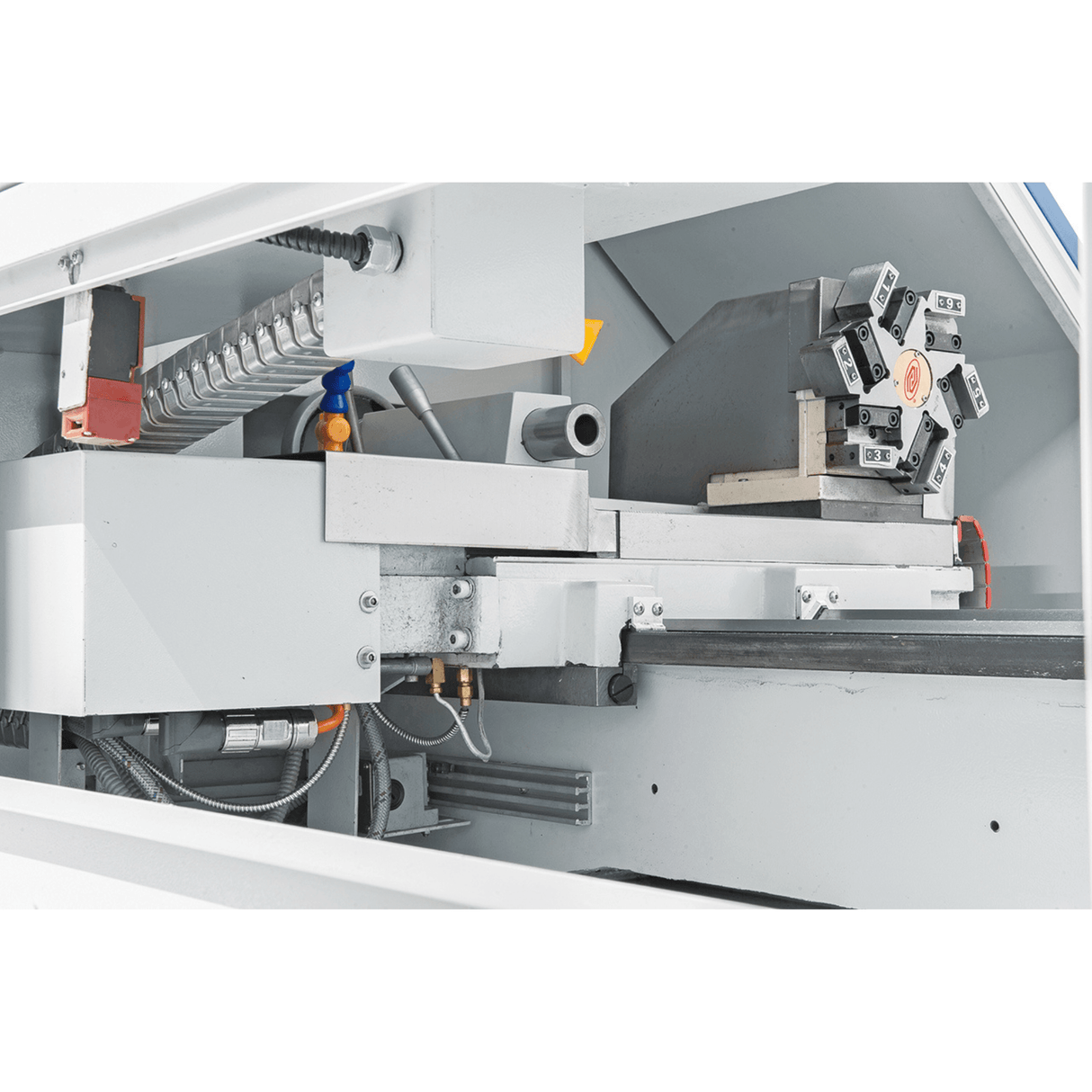 Bernardo CK 320 x 1000 – Tornio CNC lungo e versatile