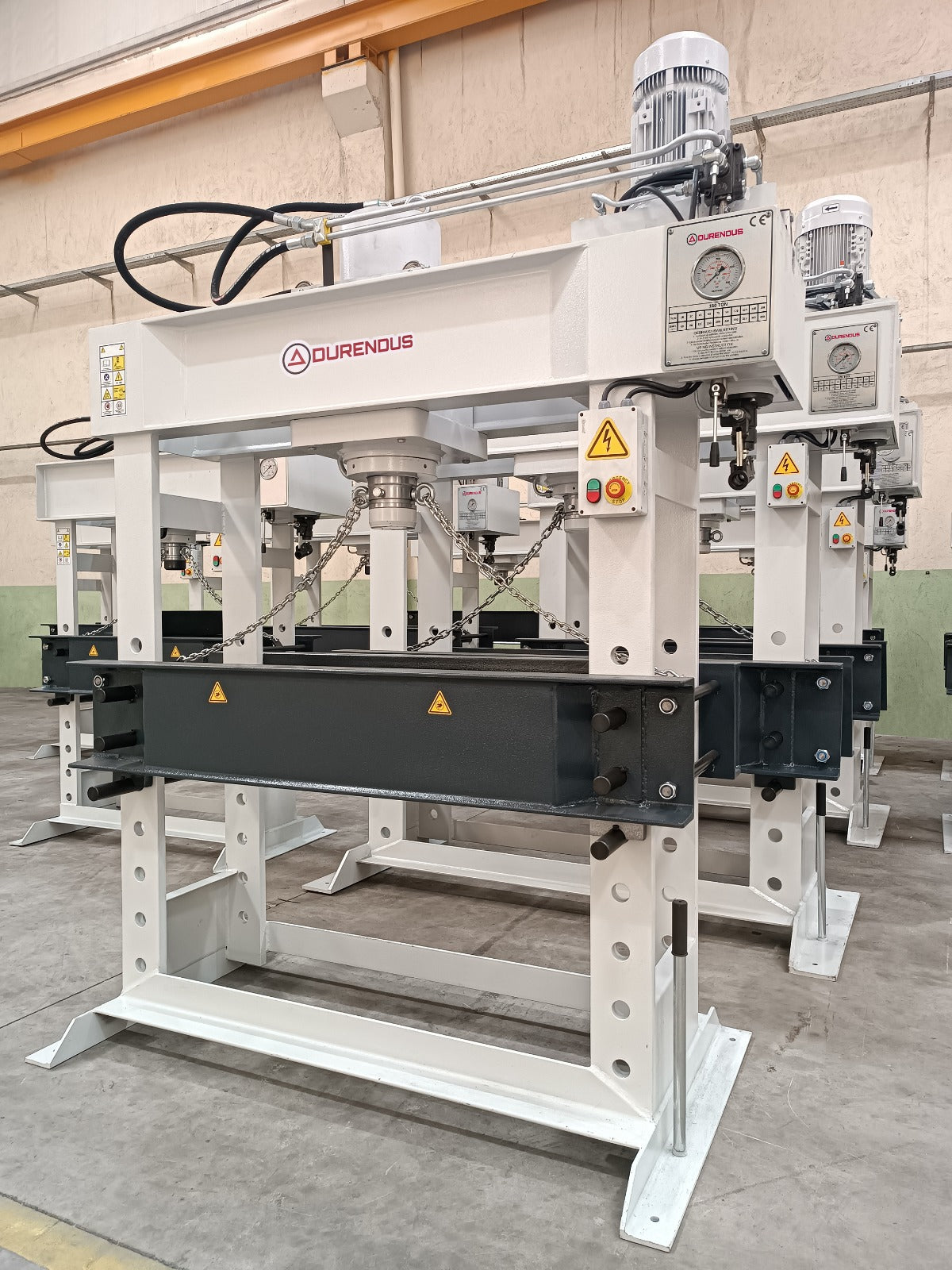 Pressa per lamiera Durendus Serie DW Pressa Idraulica 150 Ton con cilindro Scorrevole