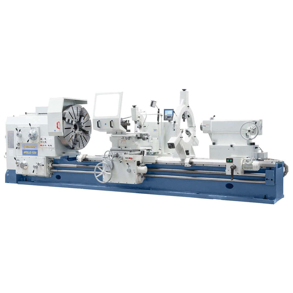 Vista del tornio Bernardo Apollo 1250 x 1500 con mandrino indipendente Ø 1000 mm, bancale rinforzato, contropunta massiccia e visualizzatore digitale a 3 assi integrato, progettato per lavorazioni industriali pesanti.