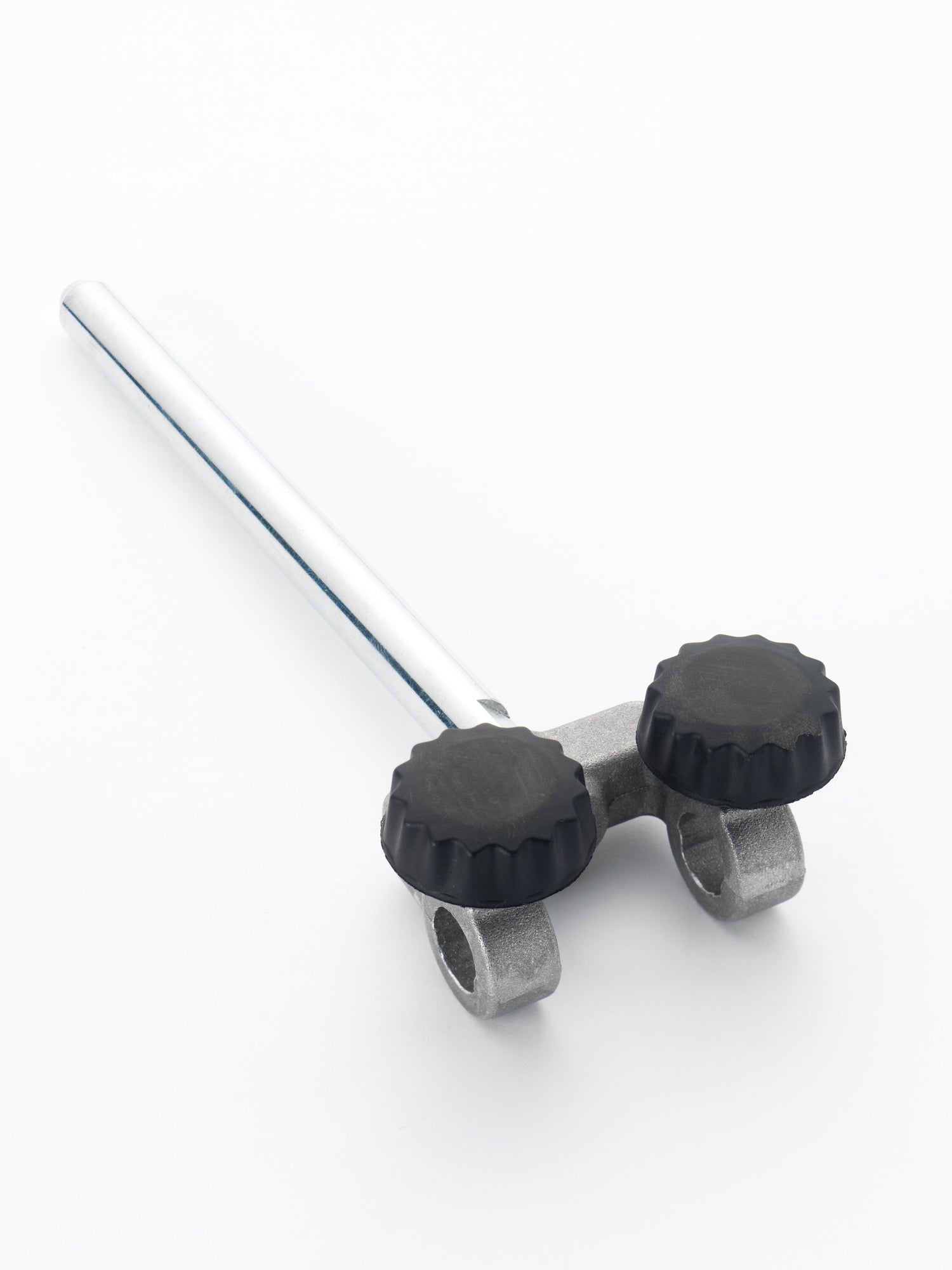 Vista della dima WG250/F Record Power per affilatura laterale su mola ad acqua, con barra di supporto e doppie manopole regolabili per mantenere lo strumento stabile durante la lavorazione.