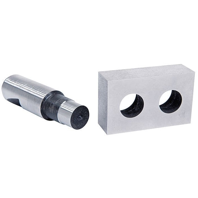 Punzone da 15 mm installato su PBS 22 LS per eseguire forature precise su metallo in officina.