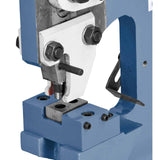 Punzone da 18 mm installato su PBS 22 LS per eseguire forature precise su metallo in officina.