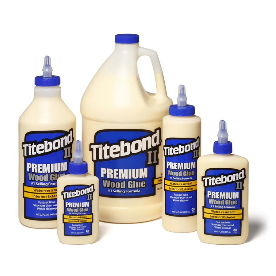 Flacone di Titebond II Premium Wood Glue, colla per legno resistente all’acqua D3 con presa rapida, carteggiabile, sicura e approvata FDA per oggetti a contatto con alimenti.