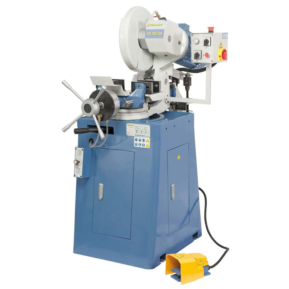 Troncatrice per metallo Bernardo CS 350 SA con lama Ø 350 mm, due velocità, morsa pneumatica e refrigerazione integrata.