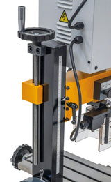 Colonna della trapano-fresatrice M4P MD 10 L / 230 V con scala graduata e manovella per la regolazione in altezza della testa